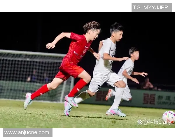 珲春室内足球场全新改造揭幕助力地方足球发展与青少年体育培养 珲春室内足球场全新改造揭幕助力地方足球发展与青少年体育培养