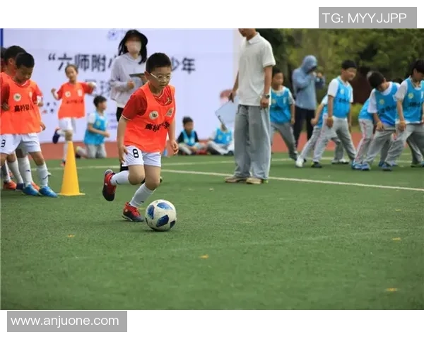 郑诚足球:探索青少年足球发展的新路径与未来愿景 郑诚足球:探索青少年足球发展的新路径与未来愿景